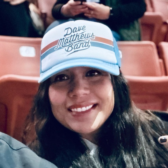 WELCOME TO MY CLOSET!😘 - Picture 4 of 4